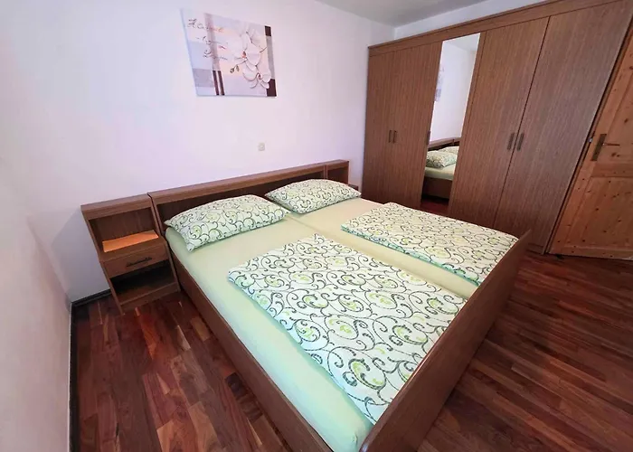 In 44639 Apartment